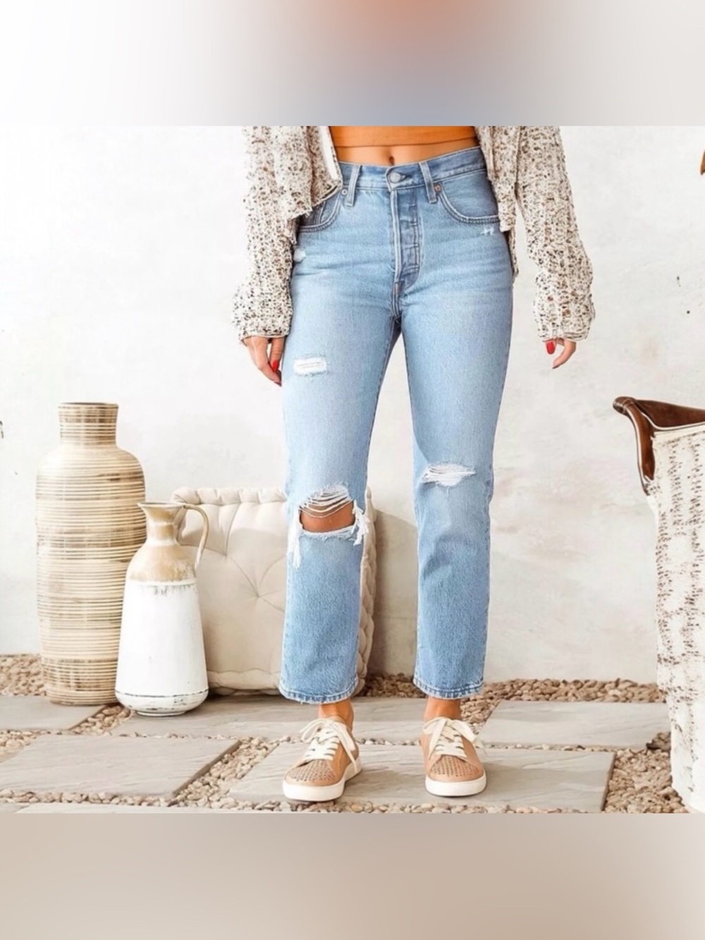 Levi’s 501 Cropped Jeans in Athens Break Distressed Size 26 EUC